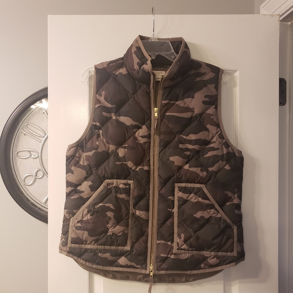J. Crew Jackets & Blazers - J. Crew Camo 60% down puffer vest L